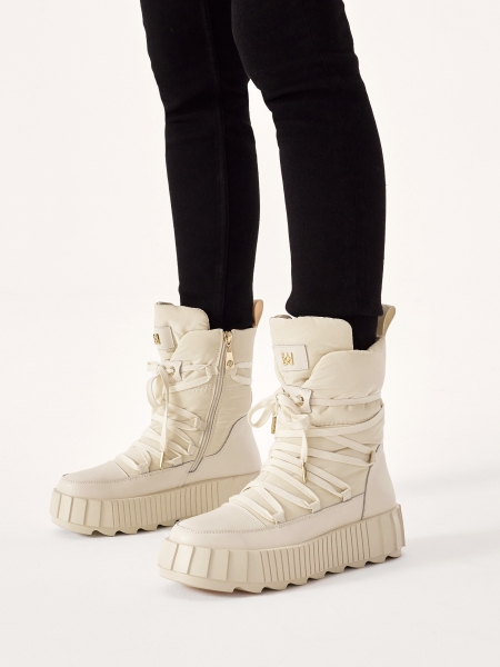 Fashionable snow boots in beige color  DAGE