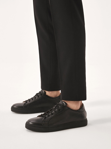 Black leather minimal style sneakers CASPEROS
