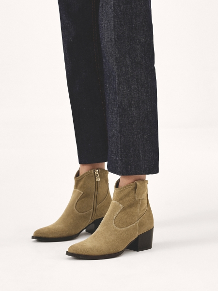 Light brown suede boots in cowboy style BREEZE