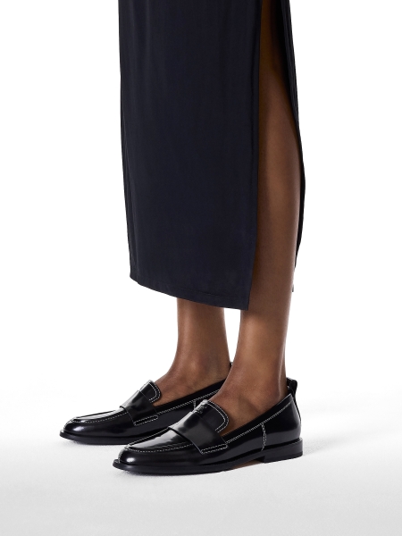 Slip-on black loafers with flat heel KS OLZA