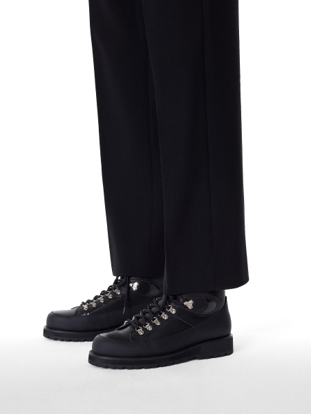 Massive black boots on trep sole  KS BLAISE