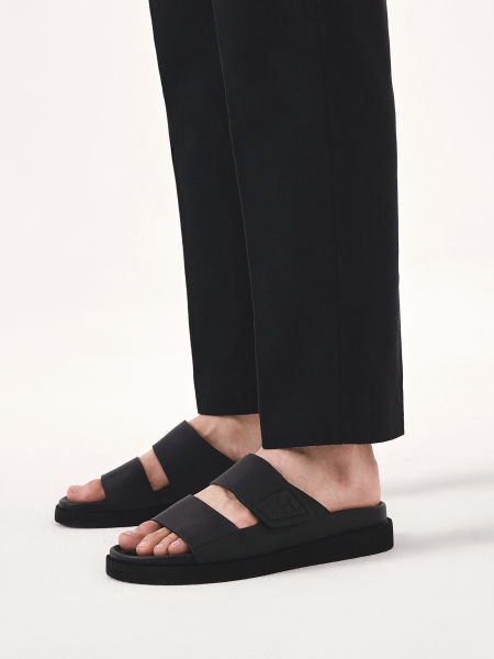 Comfortable black slides with matte finish BREUCHIN