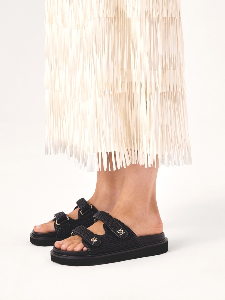 Black embossed leather slides on a comfortable sole DESIRE