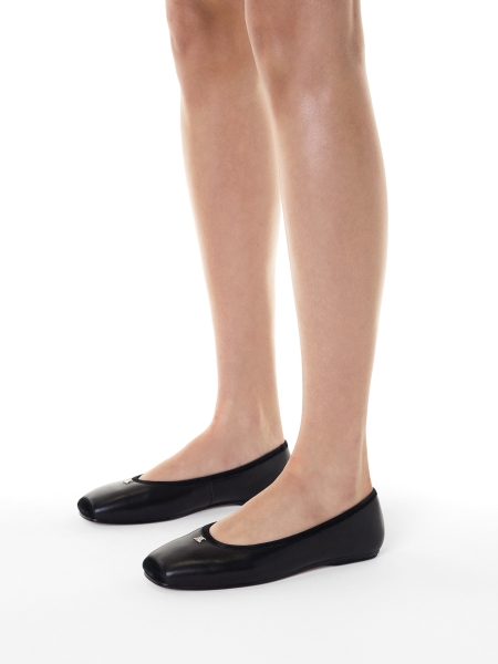 Black leather ballerinas with chamfered nose KS GABY