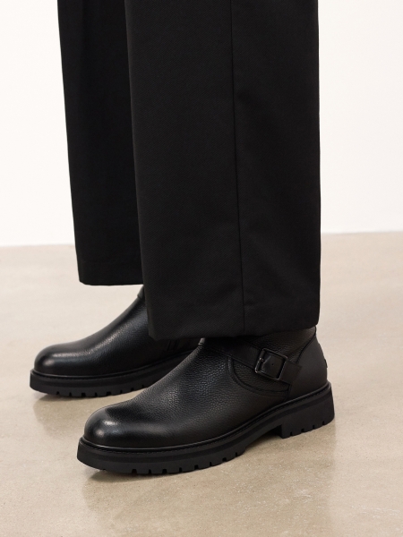 Black men's leather boots with buckles and zipper ILLTES