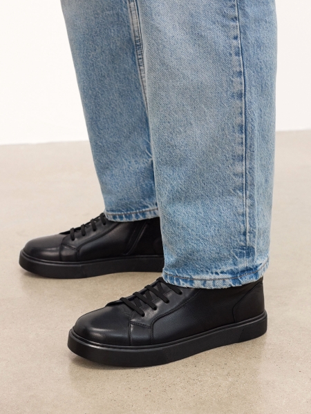 Black ankle sneakers in natural leather TRUXTON