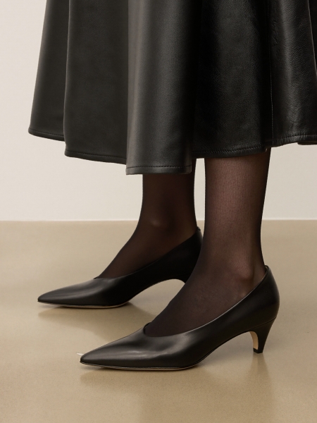 Black pointed-toe pumps KS NARINE