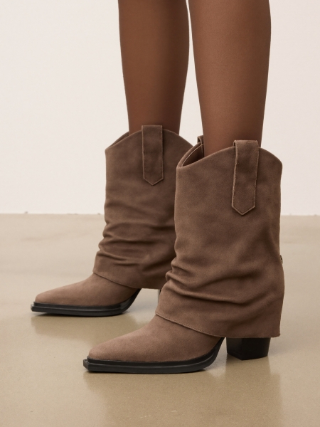 Light brown suede cowboy boots with decorative zipper RIKKA