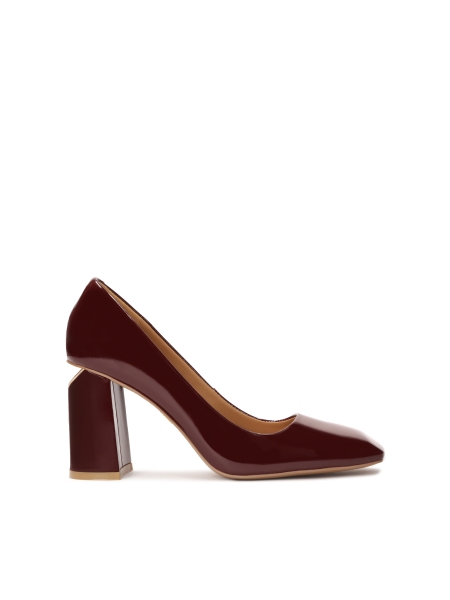 Maroon pumps with logo embellishment on the heel LAURETA