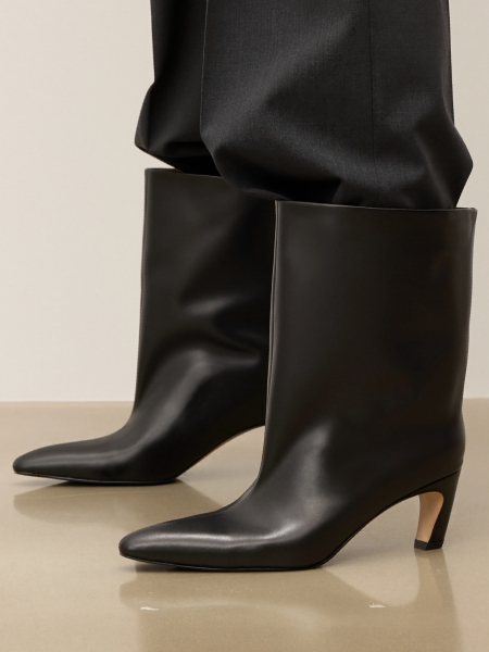 Black boots with a wide upper KS NORELI