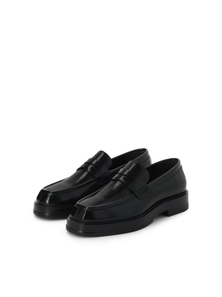 Black slip-on loafers on a higher sole KS NATANIEL