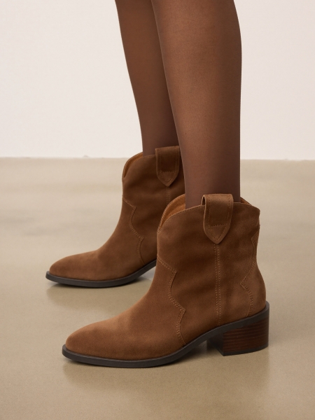 Brown suede cowboy style boots KAYRA