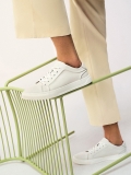 Men's minimalistic off-white leather sneakers AJAKS