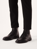 Classic men's boots in an elegant style  VEKUNUS