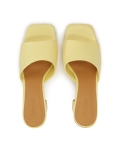 Yellow mules on a block  MAR