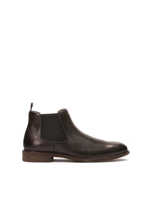 Men’s brown leather slip-on Chelsea boots