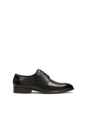 Black formal shoes