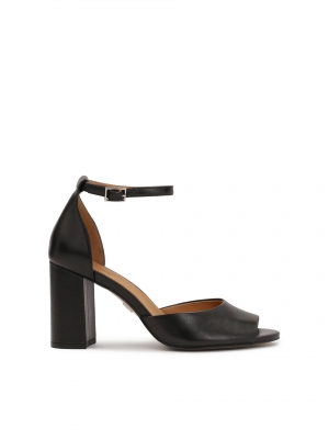 Classic black sandals with wide strap