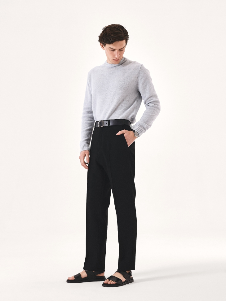 Timeless watch on a leather black strap HERITAGE ELEGANCE