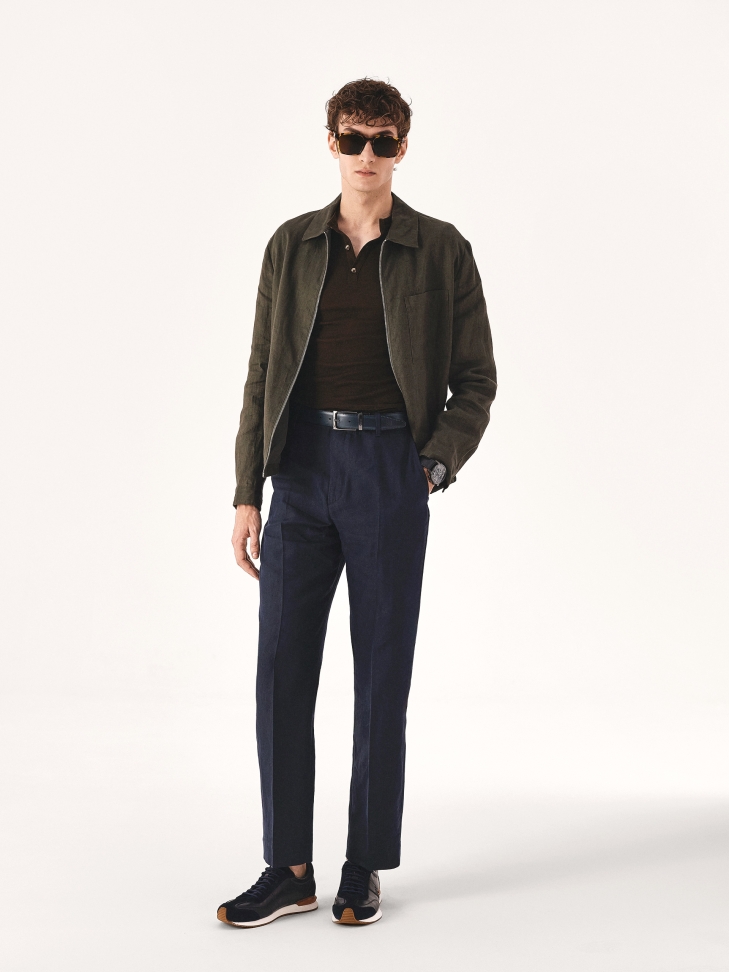 Analog watch on a leather strap WATCH MY MATCH