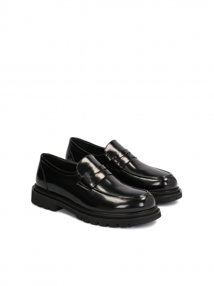 Men’s black loafers on a thick sole FINTON