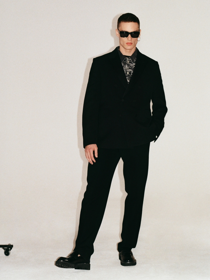 Black loafers stitched with white thread KS BLADEN