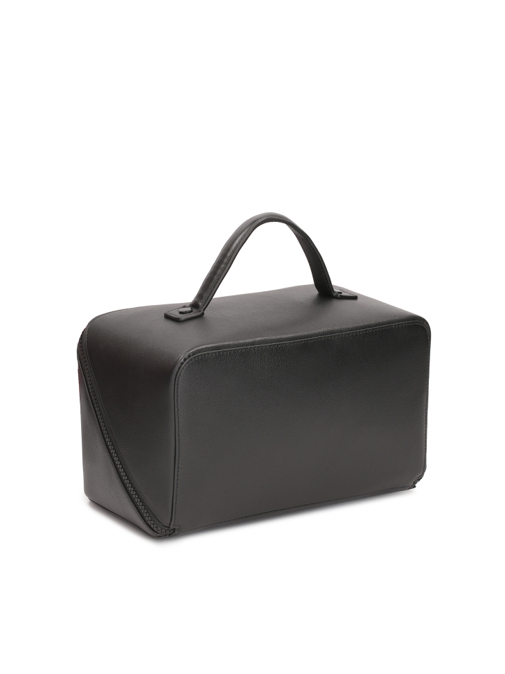 Medium sized vanity case in full grain leather NETUNO