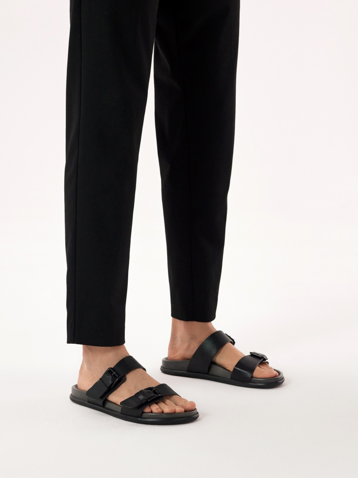 Black slides in grain leather for urban style LANIN