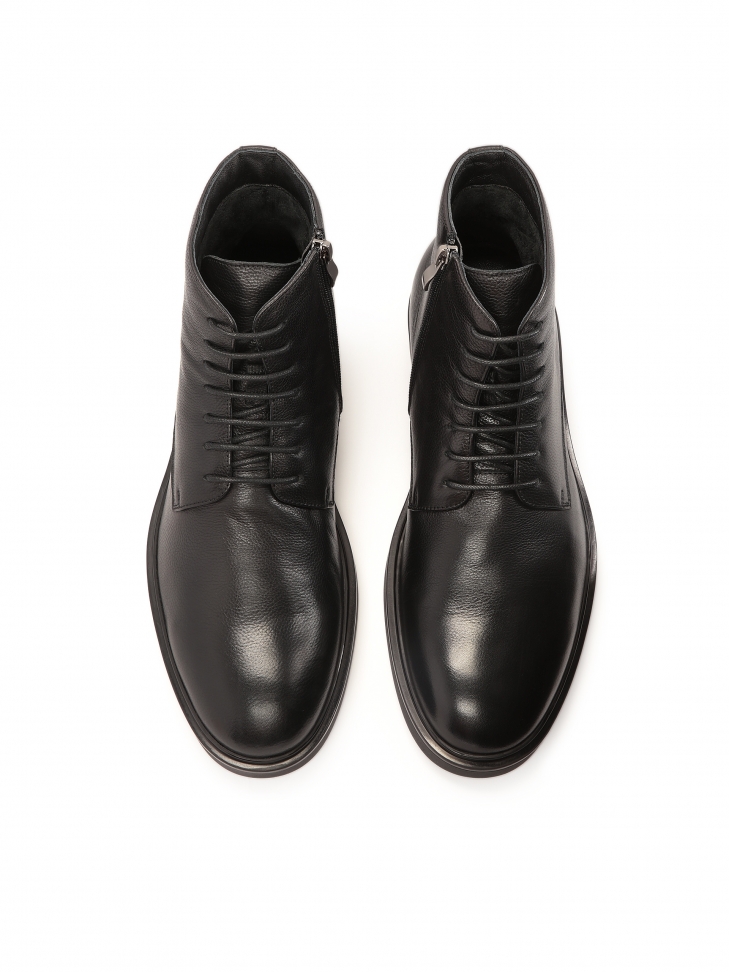 Classic men's boots in an elegant style  VEKUNUS