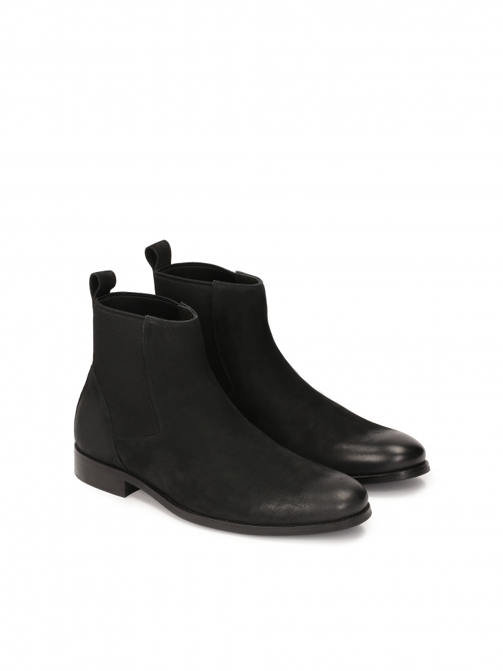 Slip-on black Chelsea boots with elastic inserts  BEREN