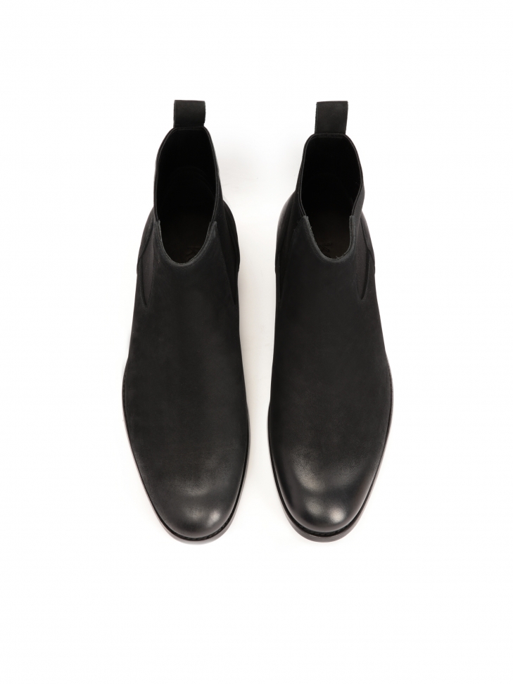 Slip-on black Chelsea boots with elastic inserts  BEREN