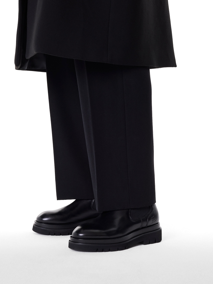 Black men's Chelsea boots with a classic look  HANSEL