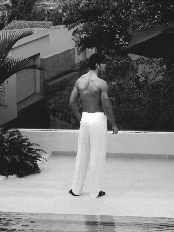 Minimalist black leather slides LINCIUS