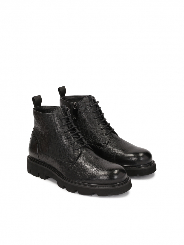 Classic men's boots on trep sole  DANIELLOS