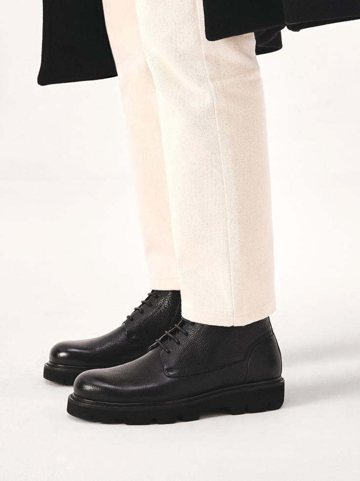 Classic men's boots on trep sole  DANIELLOS