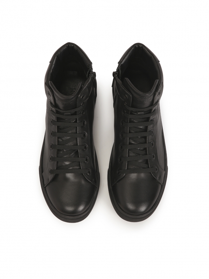 Minimalist men's sneakers in black color  MELHIOS
