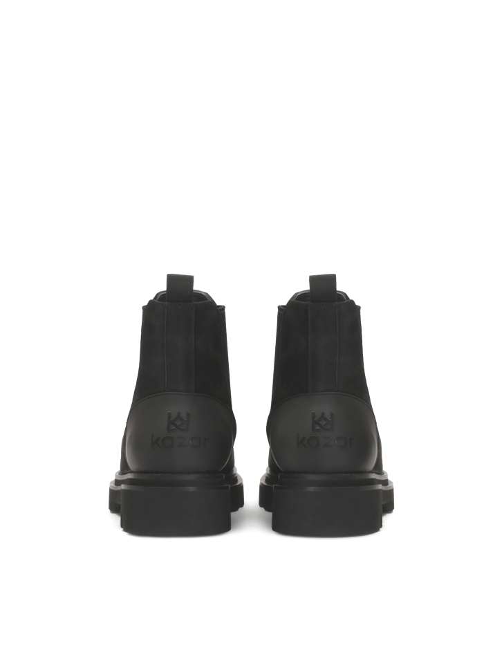 Men’s black insulated Chelsea boots with track sole ILLTES