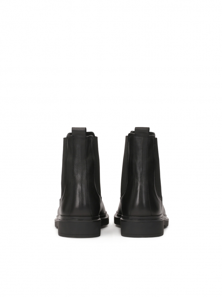 Black Chelsea boots in smooth leather  IDDROSS