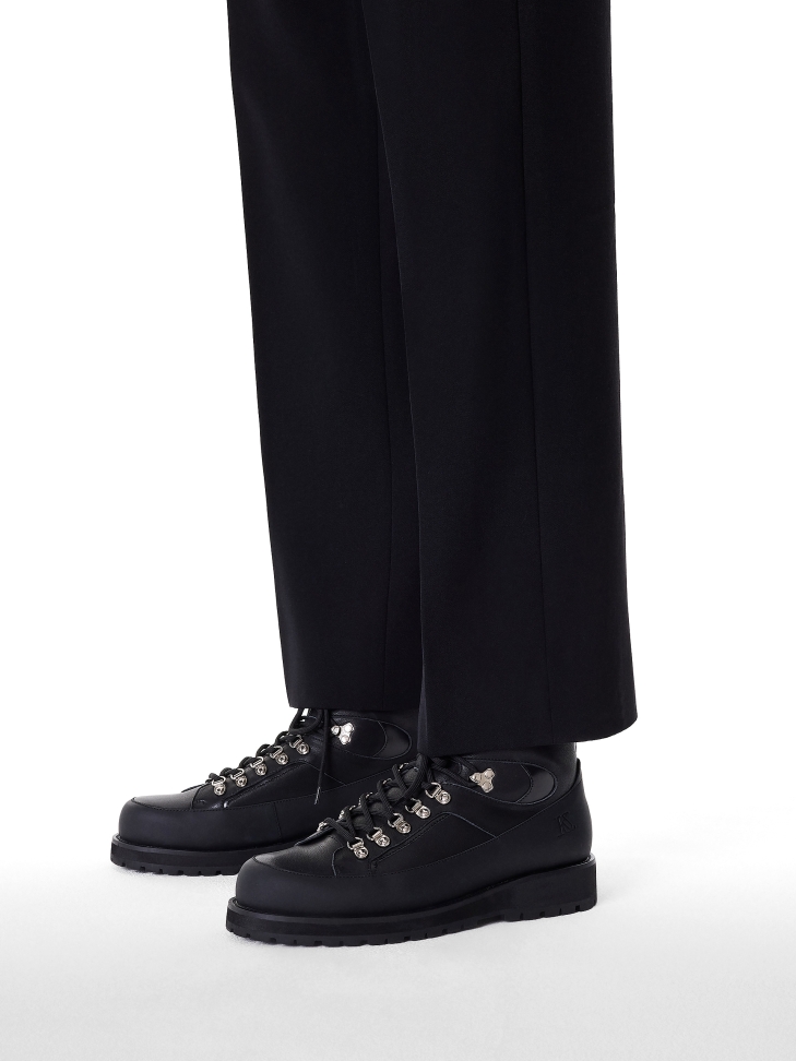 Massive black boots on trep sole  KS BLAISE