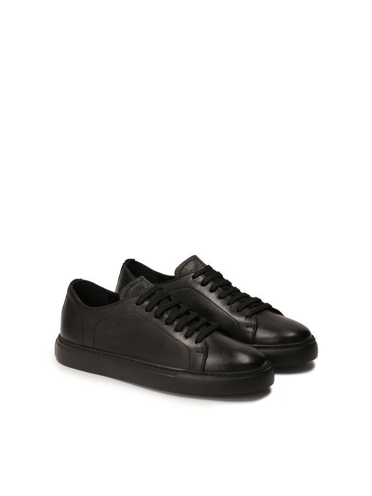 Low black sneakers  OURCE