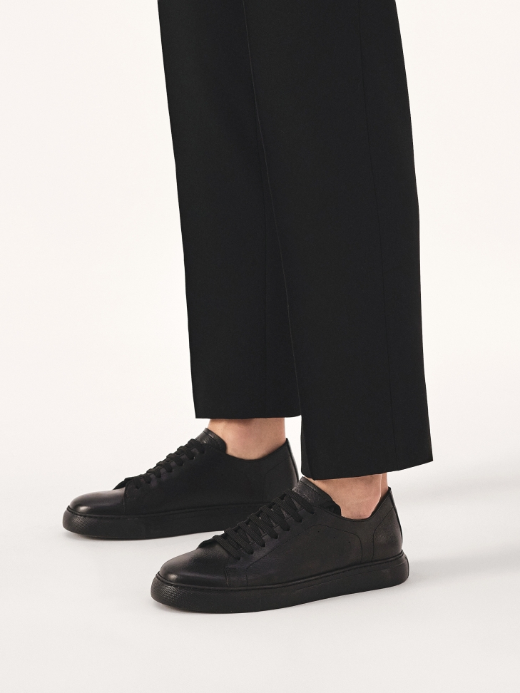Low black sneakers  OURCE