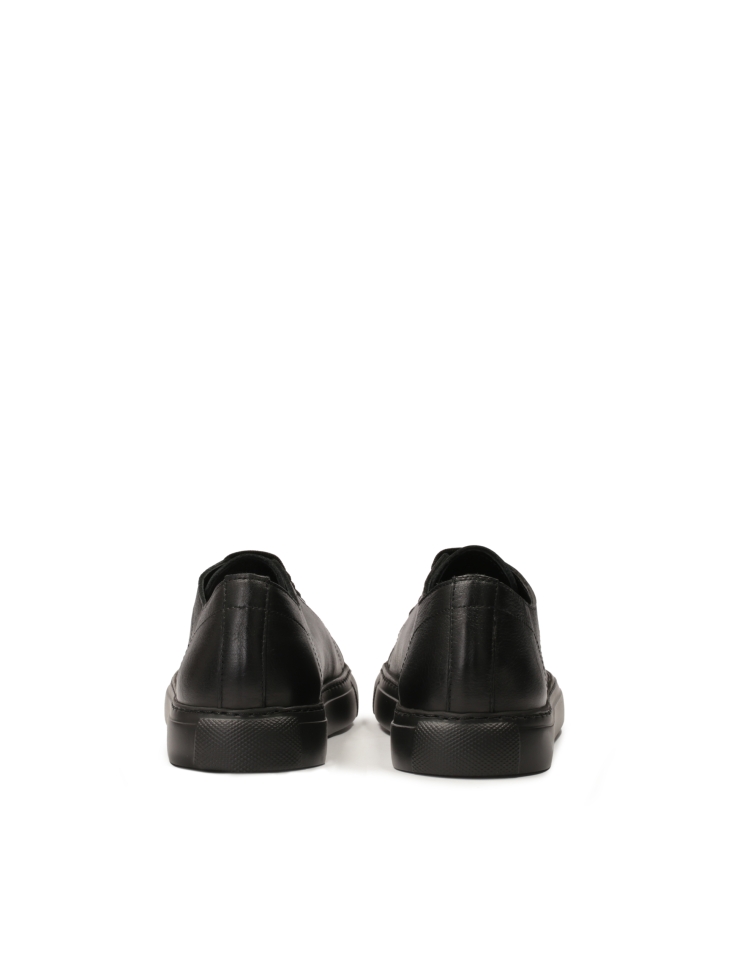 Low black sneakers  OURCE