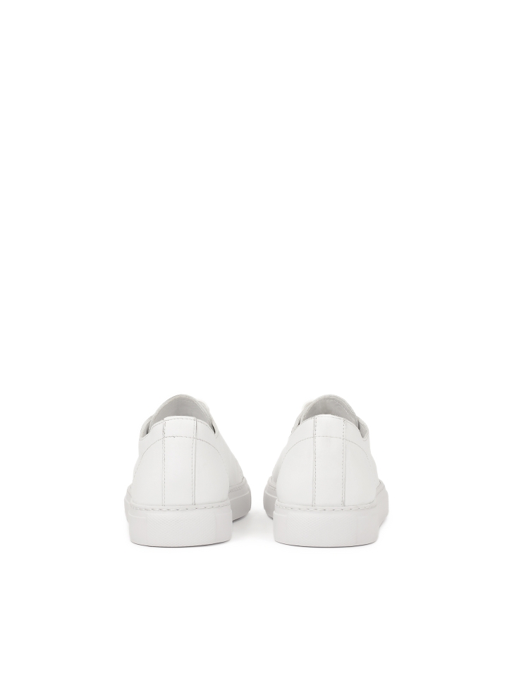 Lace-up white men's sneakers  OURCE