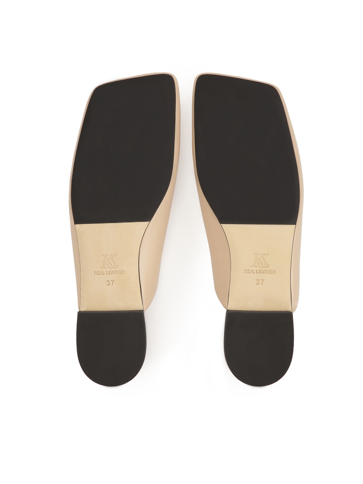 Leather slides on a flat sole with a square front KS BRICE