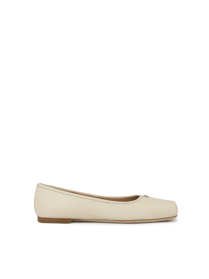Cream ballerinas with a square line KS EDMEE