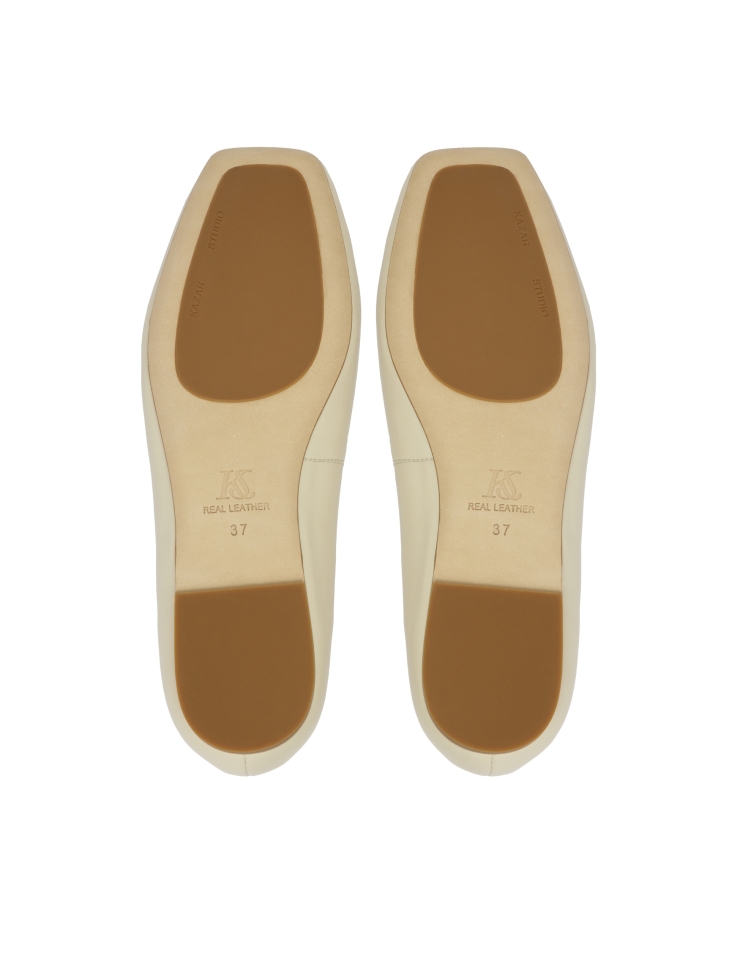 Cream ballerinas with a square line KS EDMEE