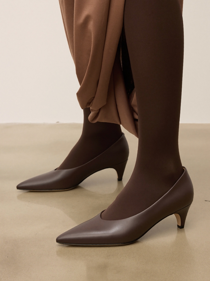 Dark brown pumps with extended nose KS NARINE