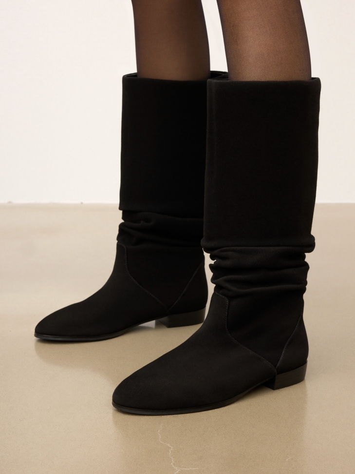 Suede boots on a flat sole ELAINA