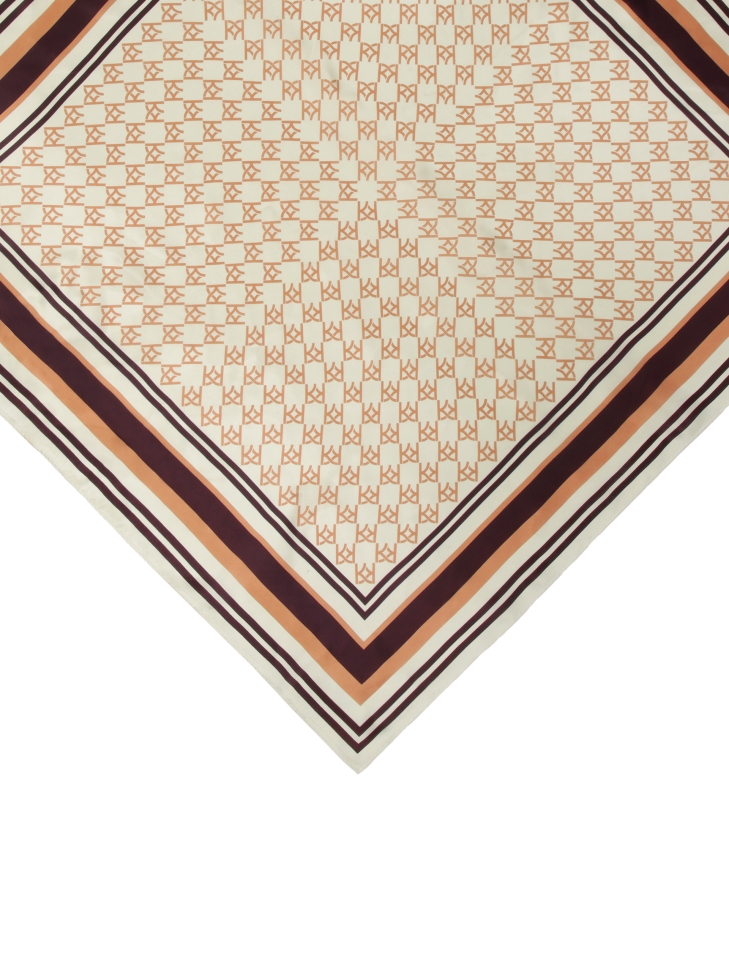 Elegant signature scarf from KAZAR CORLETA