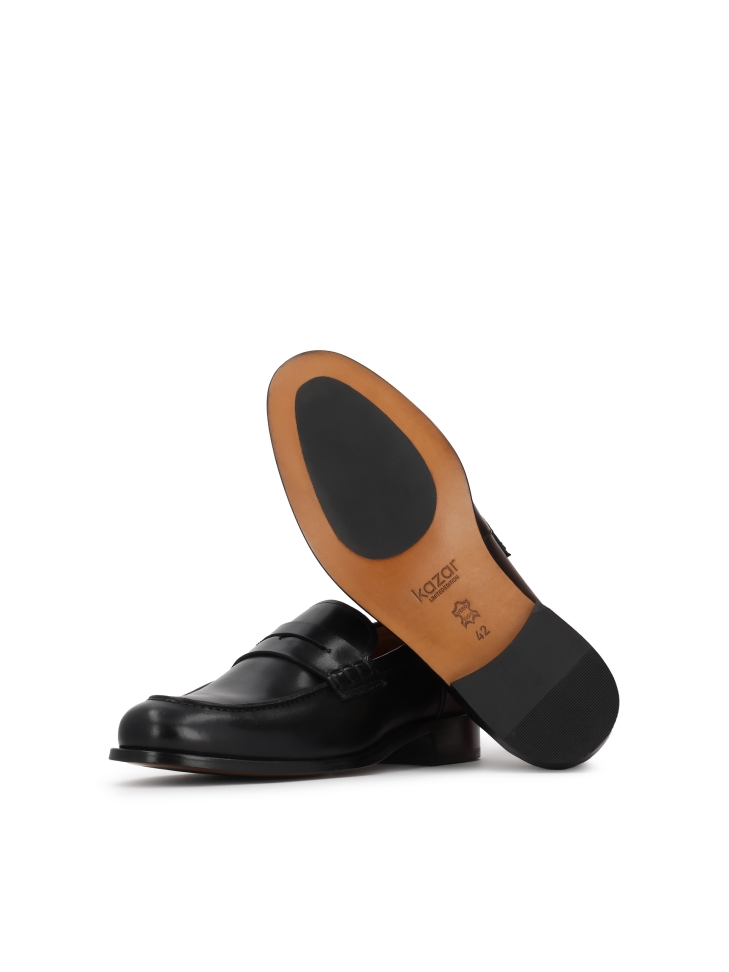 Black loafers from the Limited Edition collection FRANCISS